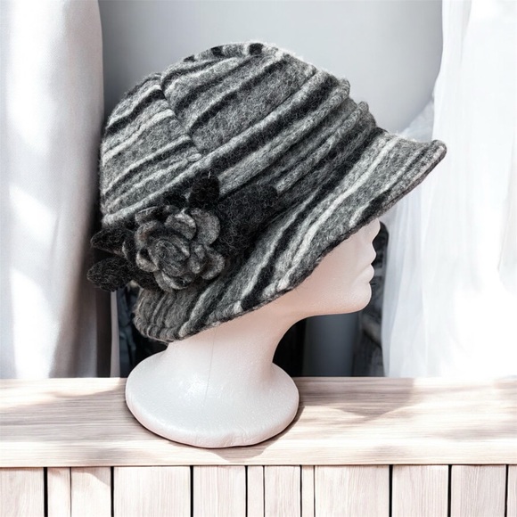 Winter Wool Hat - Picture 2 of 5